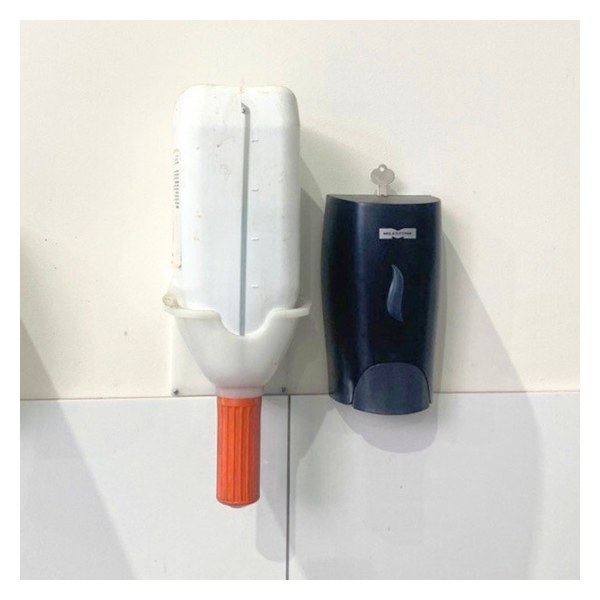 5 Bracket dispenser